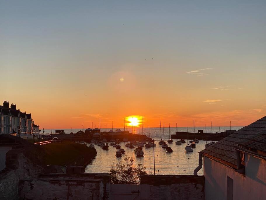 Villa Aberaeron Island House - Panoramic Harbour Views Esterno foto