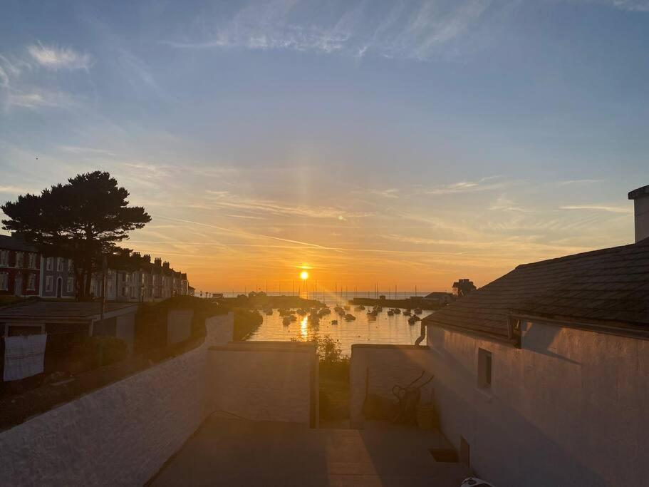 Villa Aberaeron Island House - Panoramic Harbour Views Esterno foto